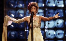 Morte da Cantora Whitney Houston aos 48 anos de Idade – fotos, Noticias, Causa da Morte