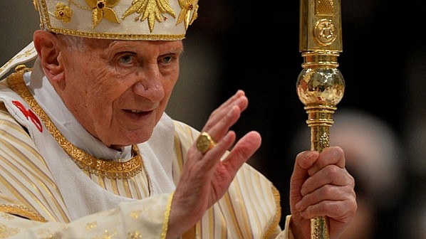 Papa Bento XVI Renuncia Cargo e Deixa Vaticano em 28 de Fevereiro 2013 – Ver Informações