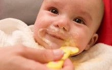 Bebês – Quando é Hora de Dar Alimentos Sólidos