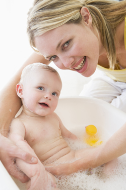 Quais São Erros Que Não Pode Ocorrer ao Dar Banho no Bebê – Dicas