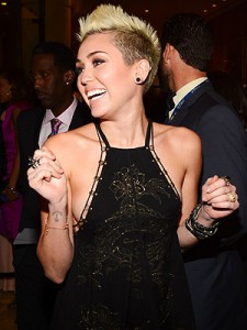 Sucessos de Miley Cyrus – Sua Carreira, Informações, Criticas (4)