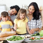 Crianças que Comem Com os Pais – Quais os Benefícios criancas comem os pais