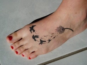 tatuagens-femininas-no-pé-111